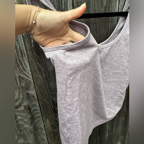 Vuori Women’s Halo Dreamknit Tank Top Heathered Purple Scoop Neck Size Medium - Picture 3 of 5